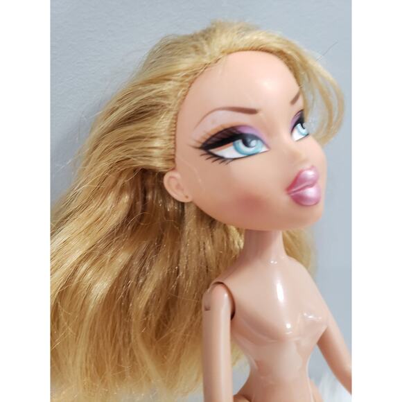 Bratz Fashion Show High Fashion Style Cloe Doll NO‎ FEET - Picture 3 of 7